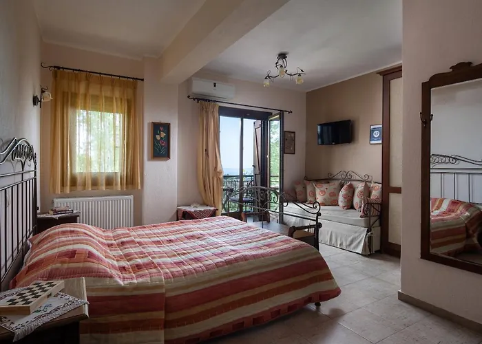 Chorostasi Konukevi 3*