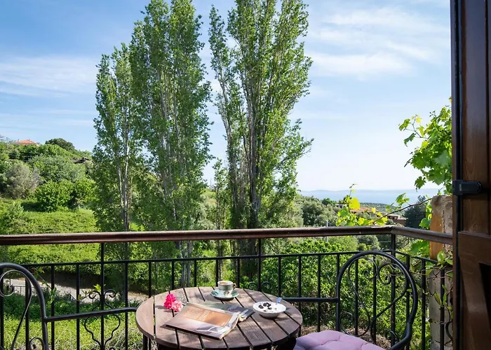 Chorostasi Konukevi 3*