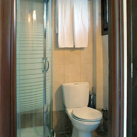 Chorostasi ゲストハウス 3*